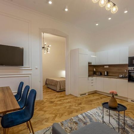 Glamorous Modern Apartment In The Hearth Of Budapest Eksteriør billede