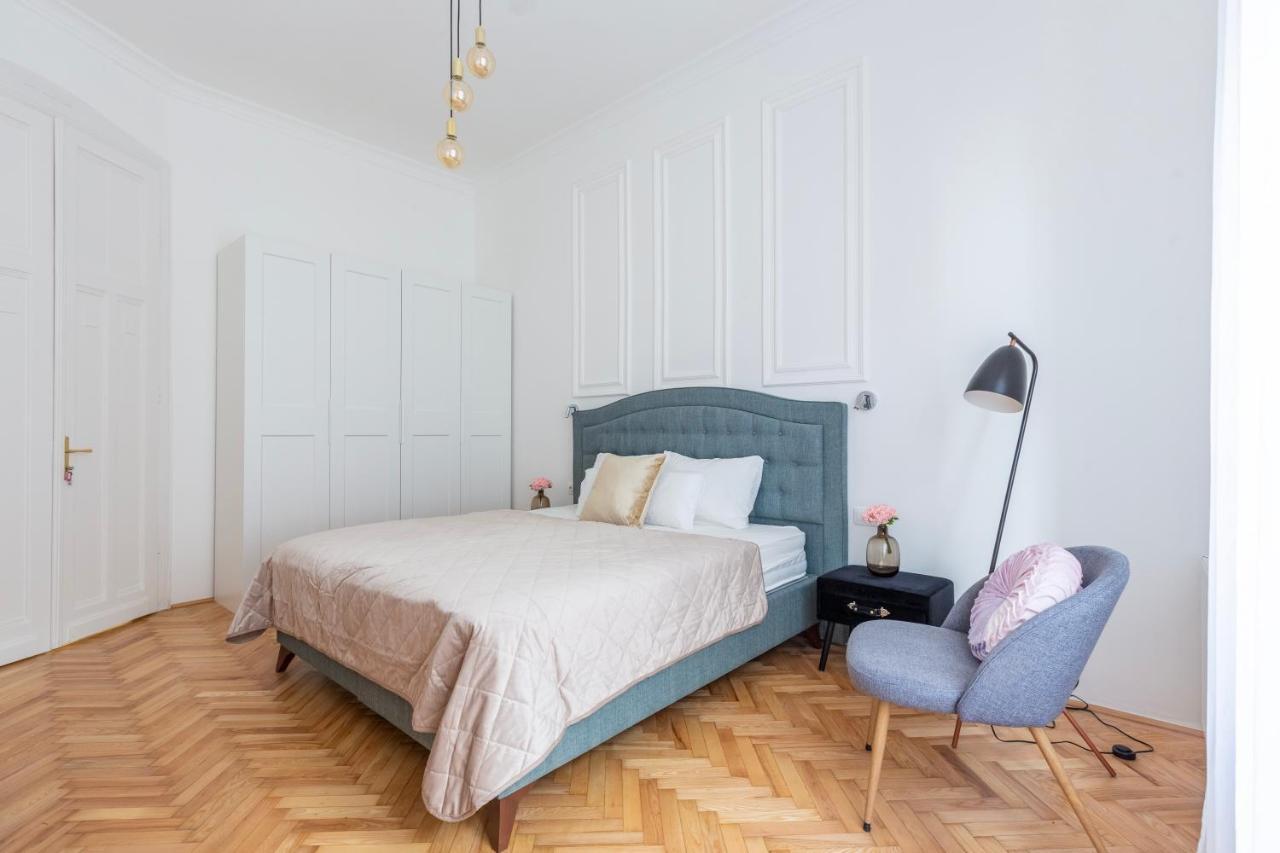 Glamorous Modern Apartment In The Hearth Of Budapest Eksteriør billede