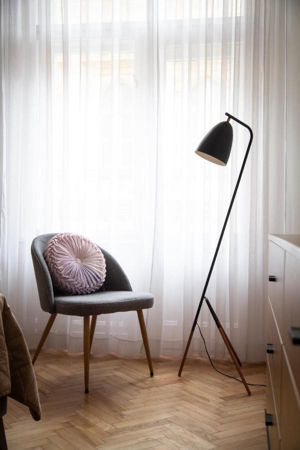 Glamorous Modern Apartment In The Hearth Of Budapest Eksteriør billede